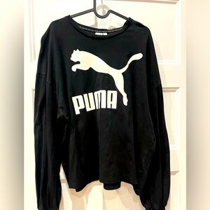 Loose fitting puma long sleeve shirt